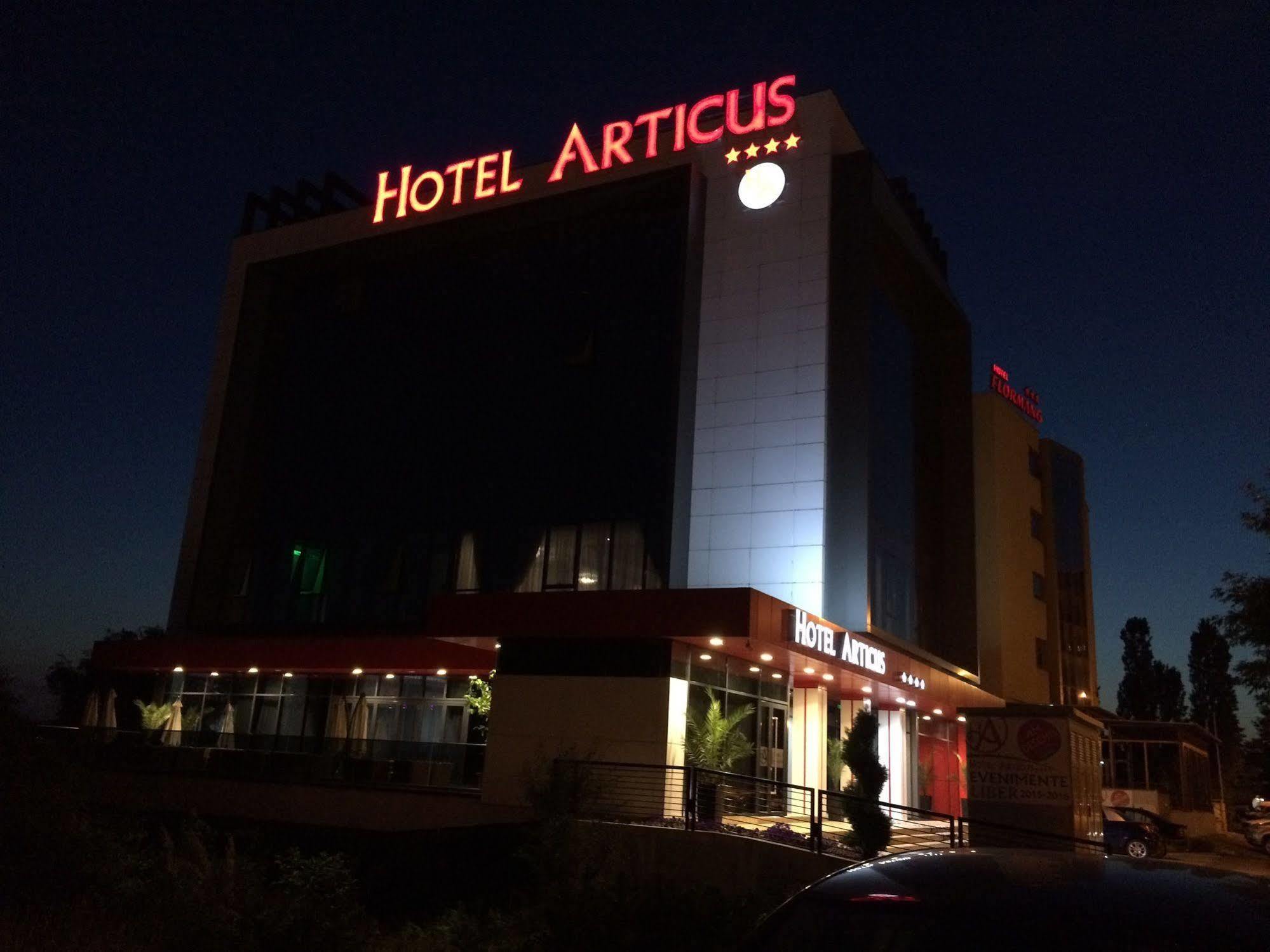 Hotel Articus Craiova Bagian luar foto